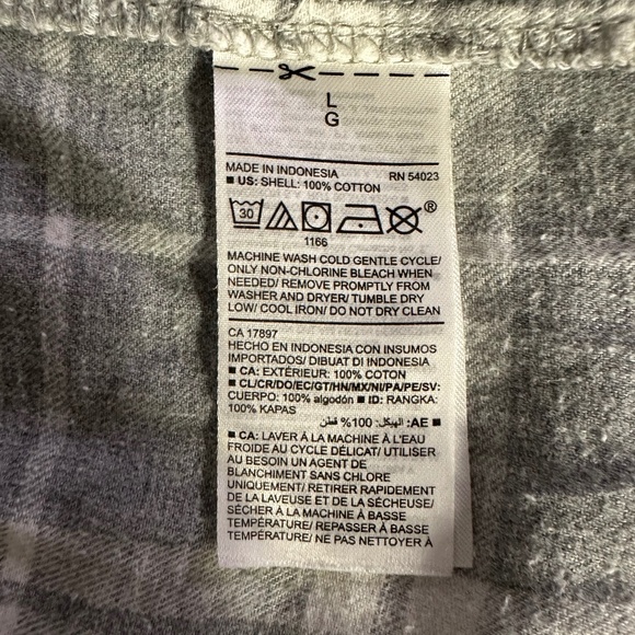 Old Navy | Women’s Large Gray Plaid Flannel Button Down Long Sleeve Shirt - Picture 5 of 5